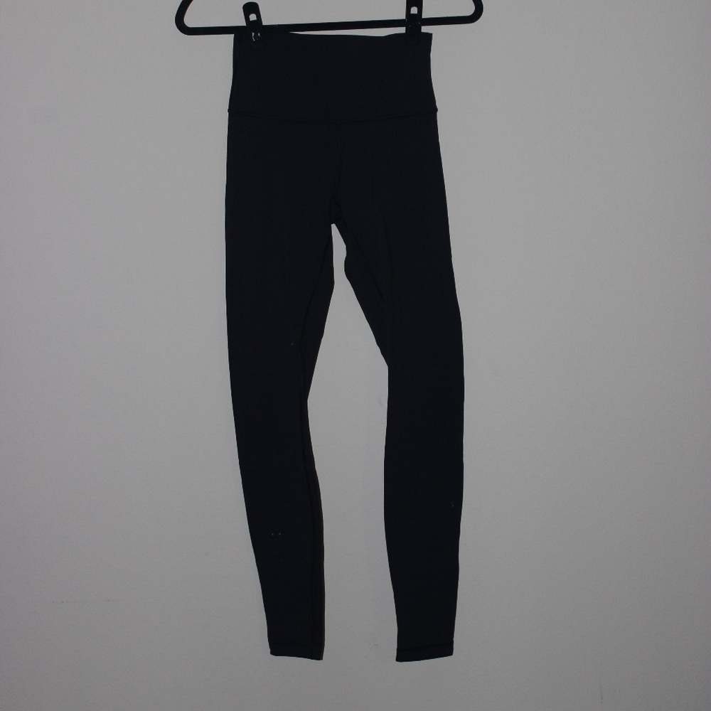 4 | Lululemon Black Wunder Train Leggings 28’